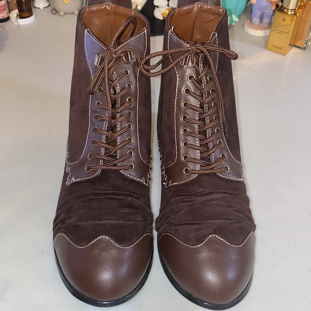 Unique Mad hatter style Stage boots, size 10-10.5